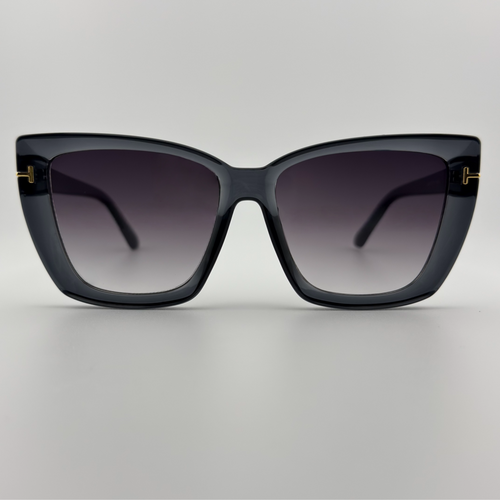 Velra Arizéa lunettes de soleil noir, vue de face – monture épaisse et verres dégradés pour une allure moderne et affirmée.