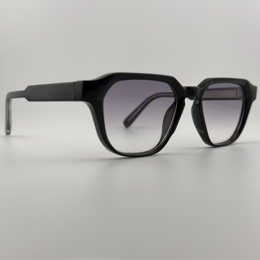 Velra PRISMA SPECTRUM – lunettes de soleil, vue de profil : monture noir mat et verres gris avec verres gris foncé anti-reflet.
